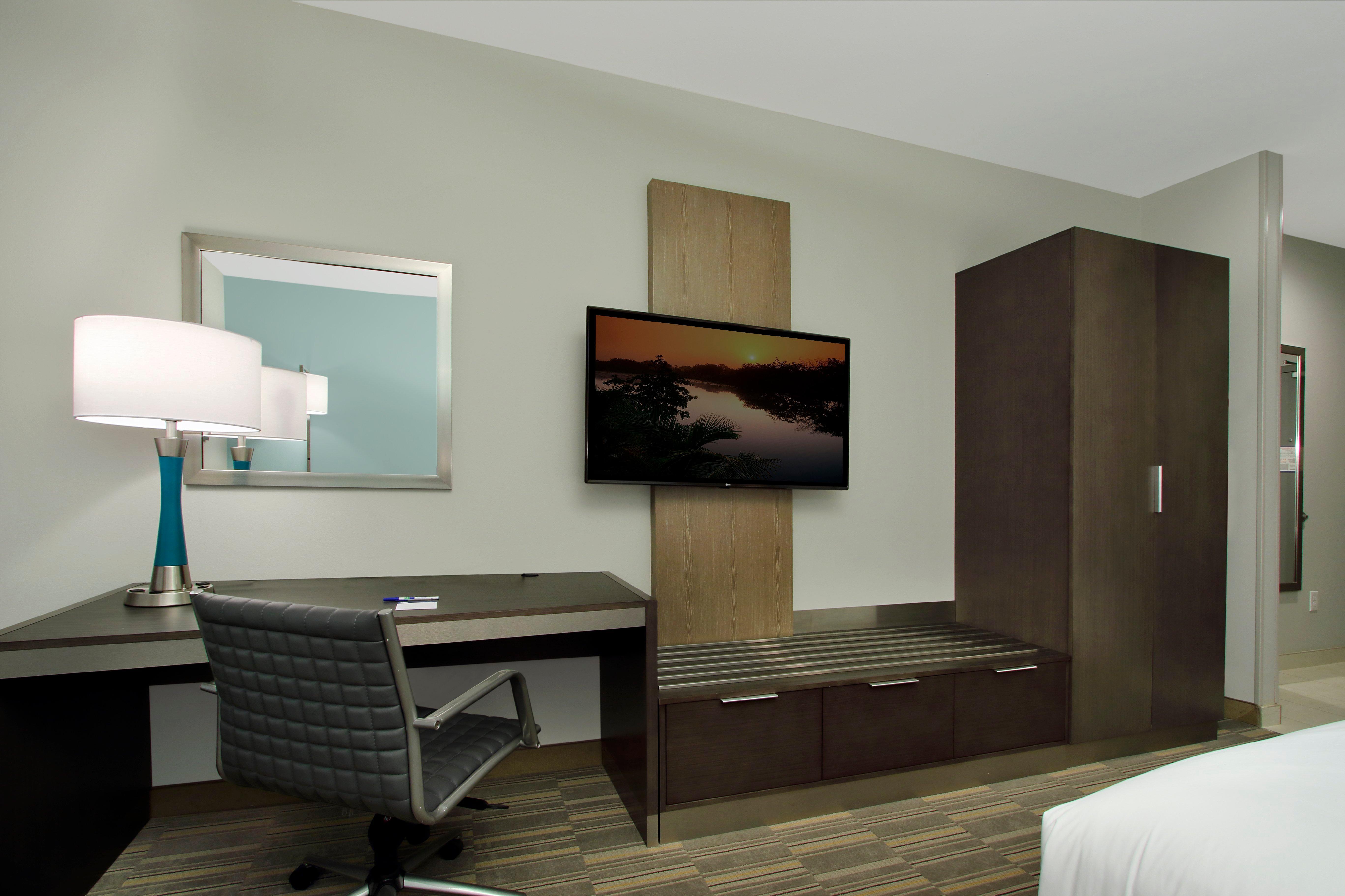 Holiday Inn Express & Suites - Lake Charles South Casino Area By Ihg Екстериор снимка