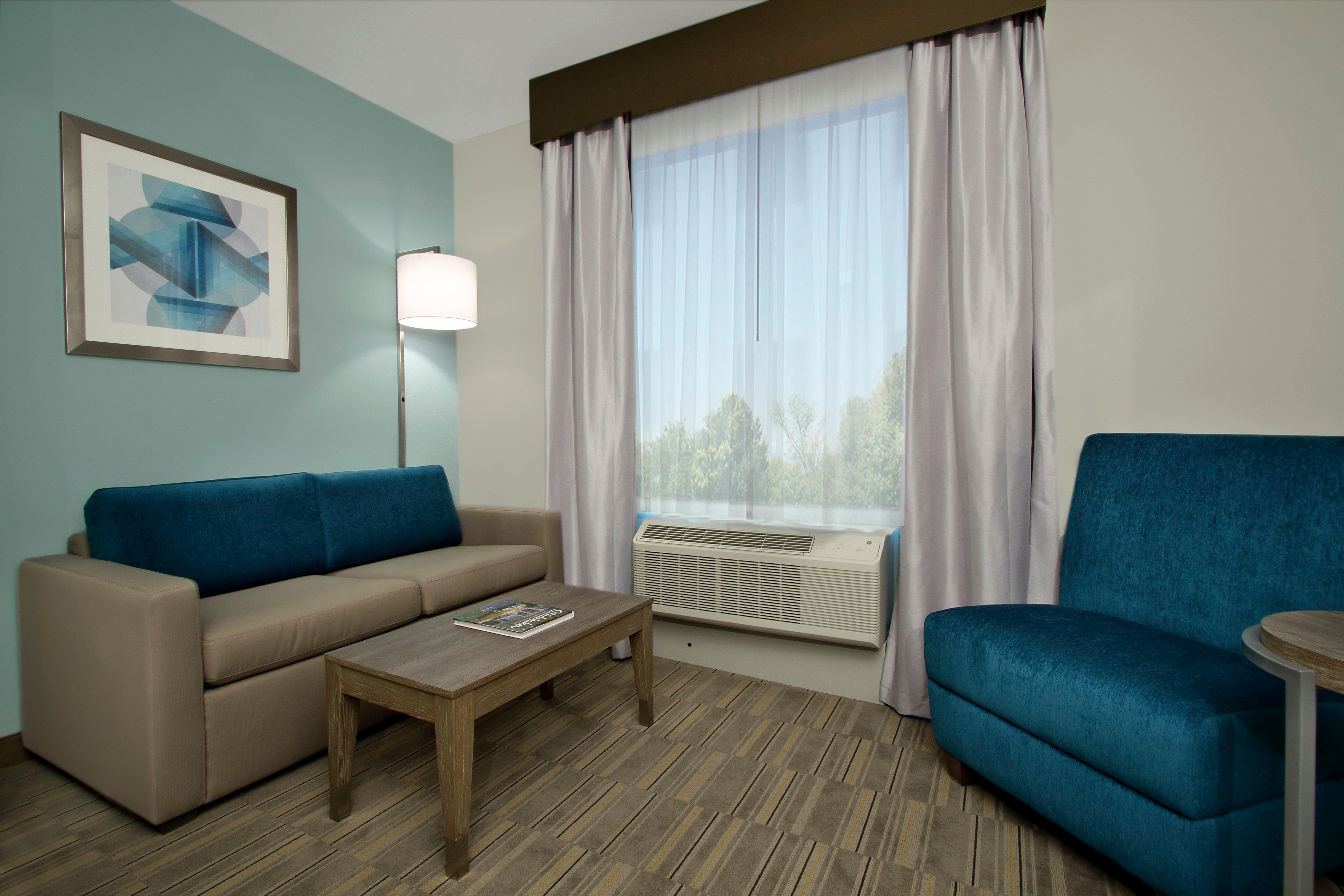 Holiday Inn Express & Suites - Lake Charles South Casino Area By Ihg Екстериор снимка