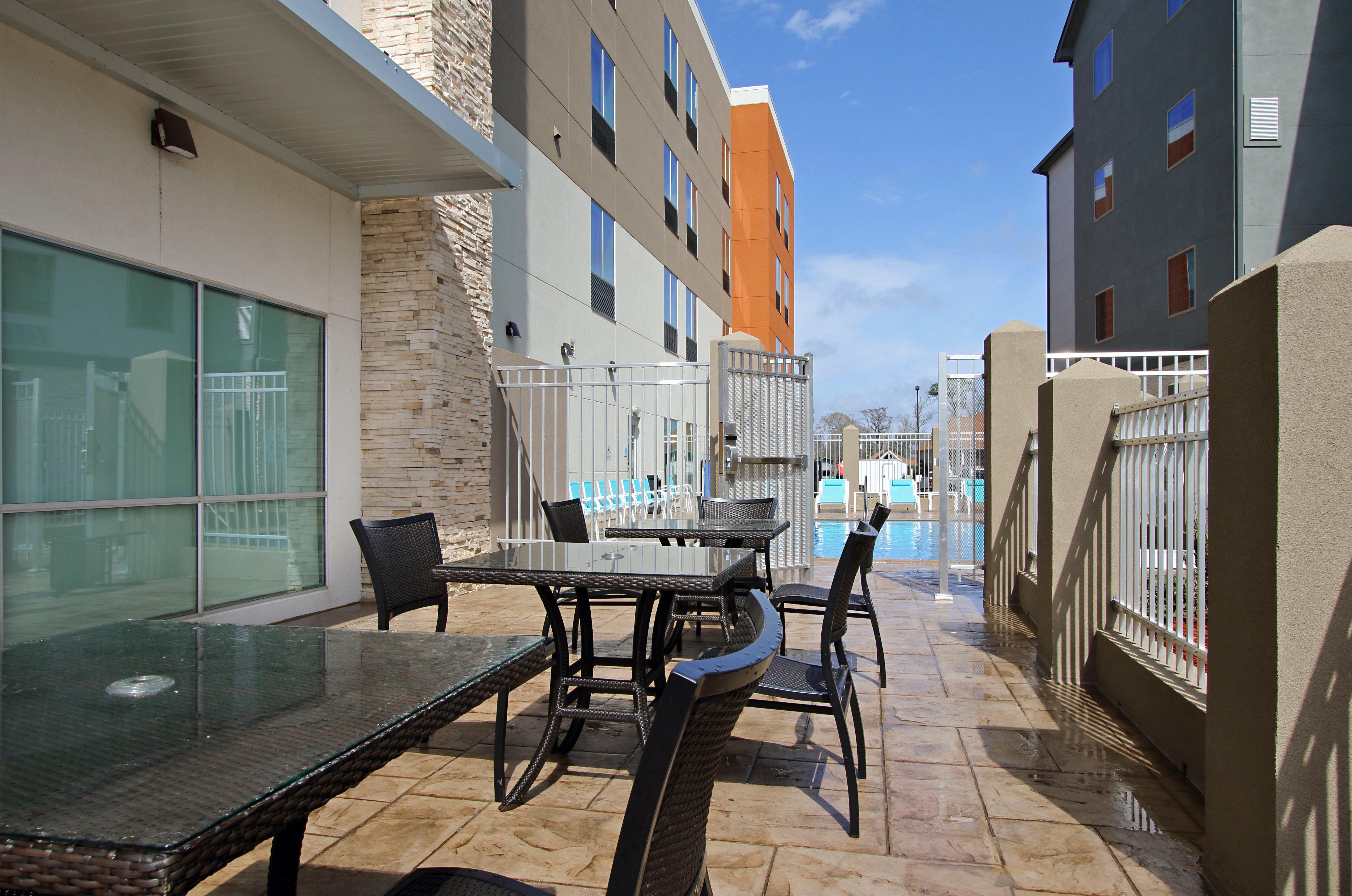 Holiday Inn Express & Suites - Lake Charles South Casino Area By Ihg Екстериор снимка