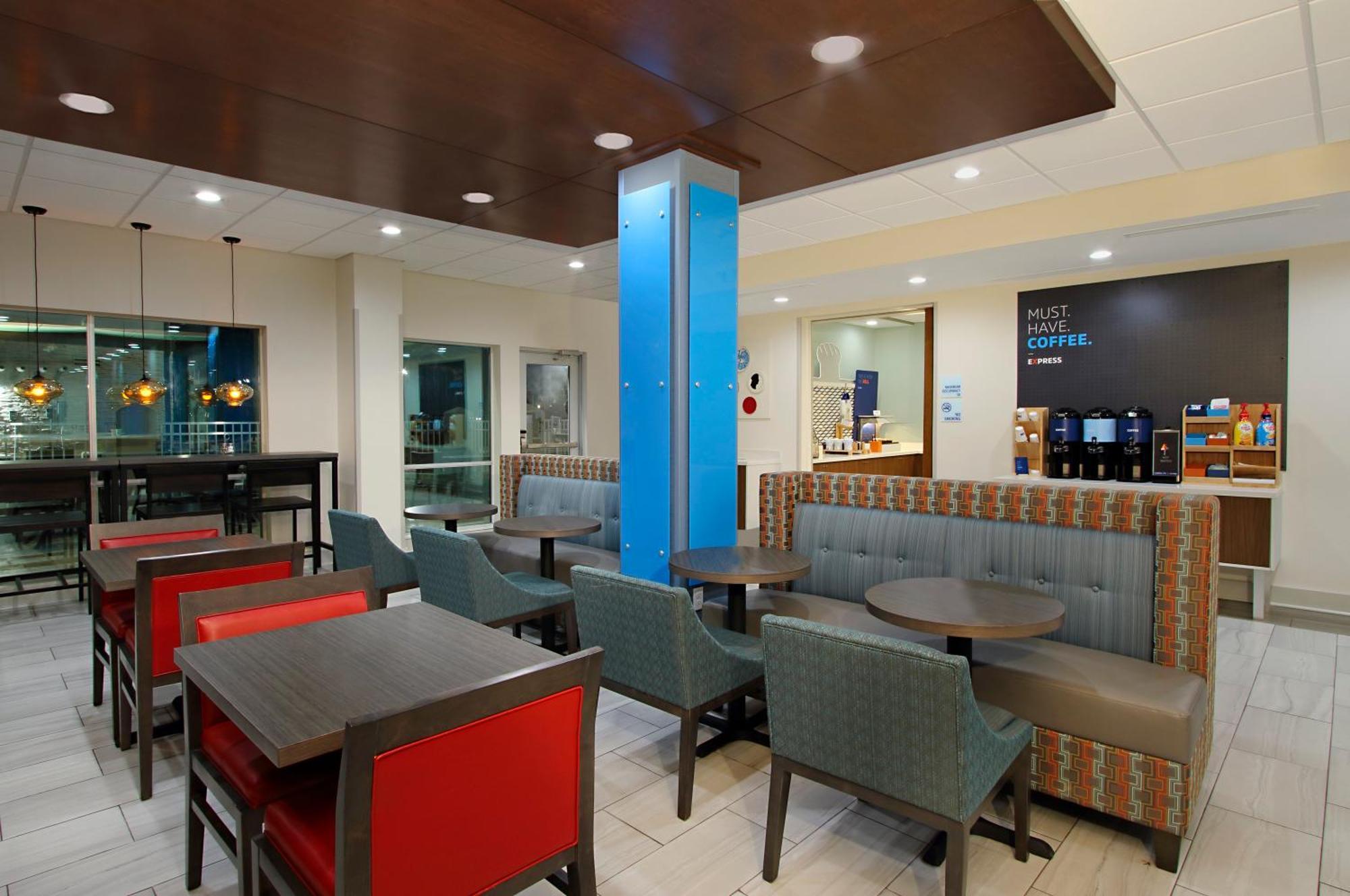 Holiday Inn Express & Suites - Lake Charles South Casino Area By Ihg Екстериор снимка