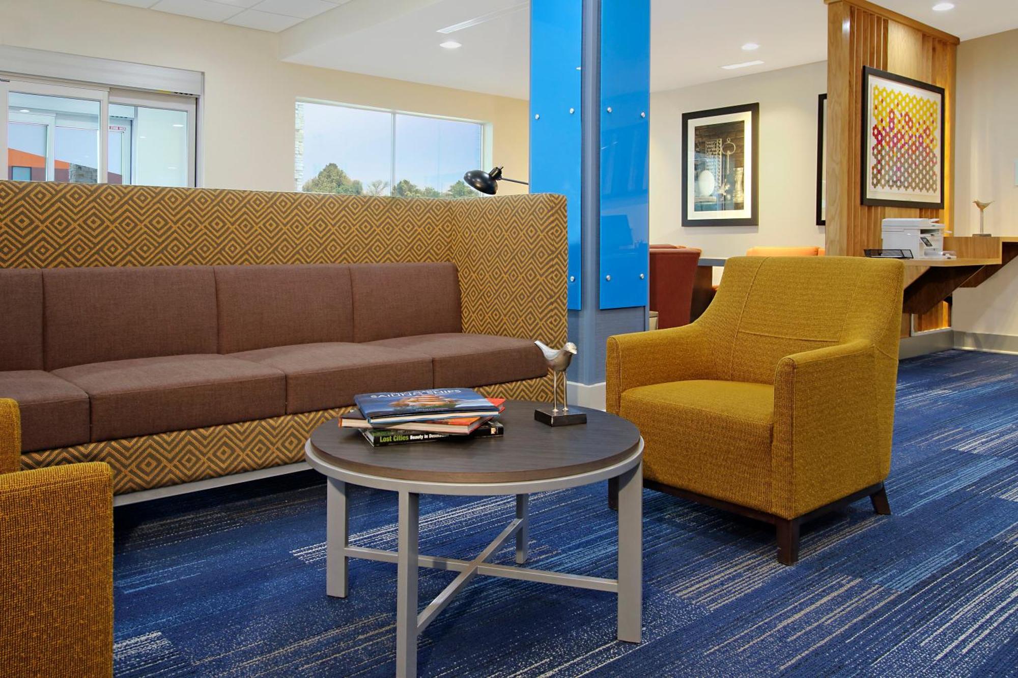 Holiday Inn Express & Suites - Lake Charles South Casino Area By Ihg Екстериор снимка