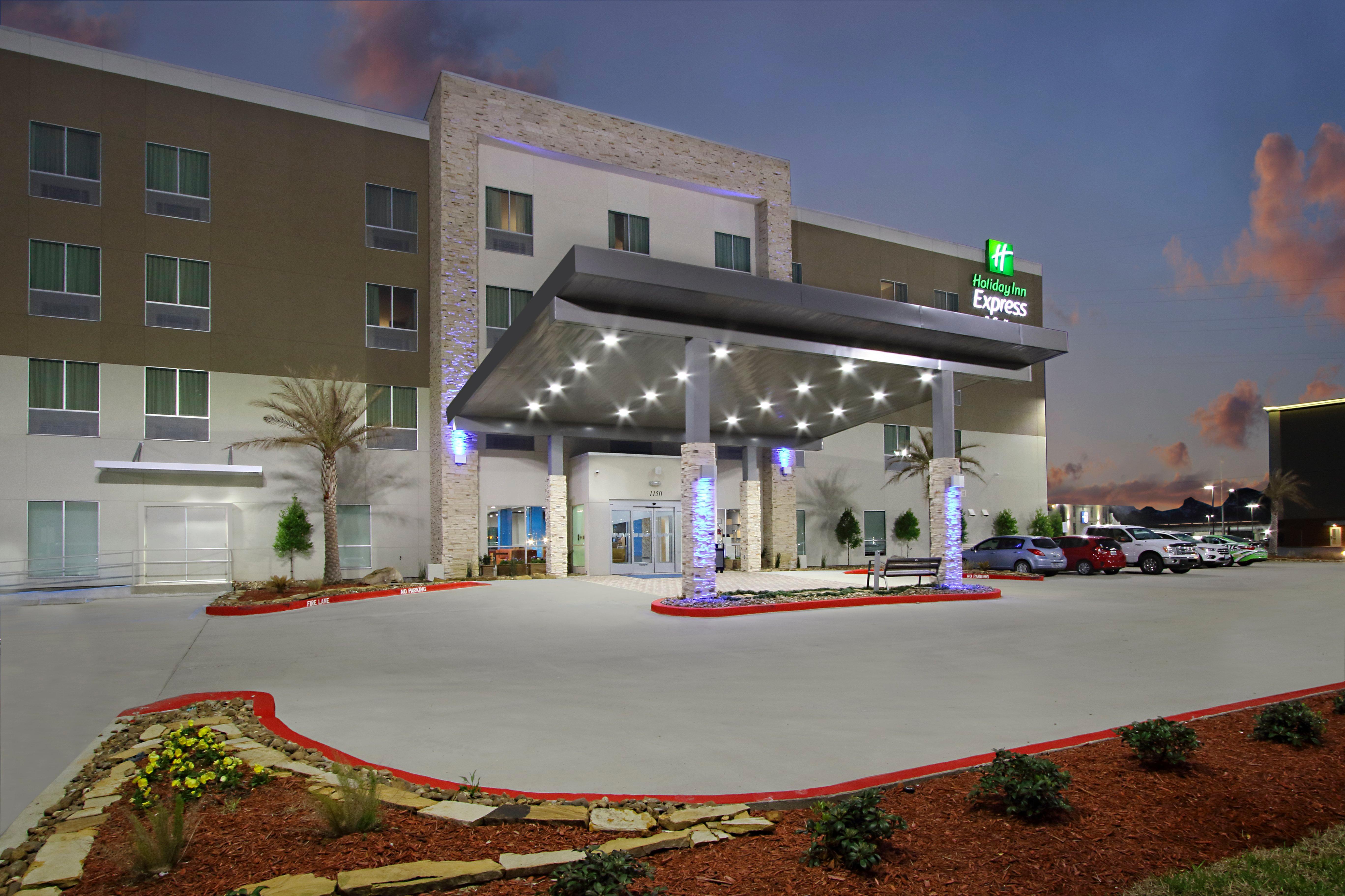 Holiday Inn Express & Suites - Lake Charles South Casino Area By Ihg Екстериор снимка